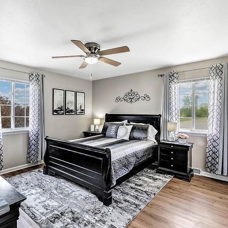 Serene 3 Bedroom Home, Nrm, Wi-Fi, Parking, Queen Bed De Pere Bagian luar foto